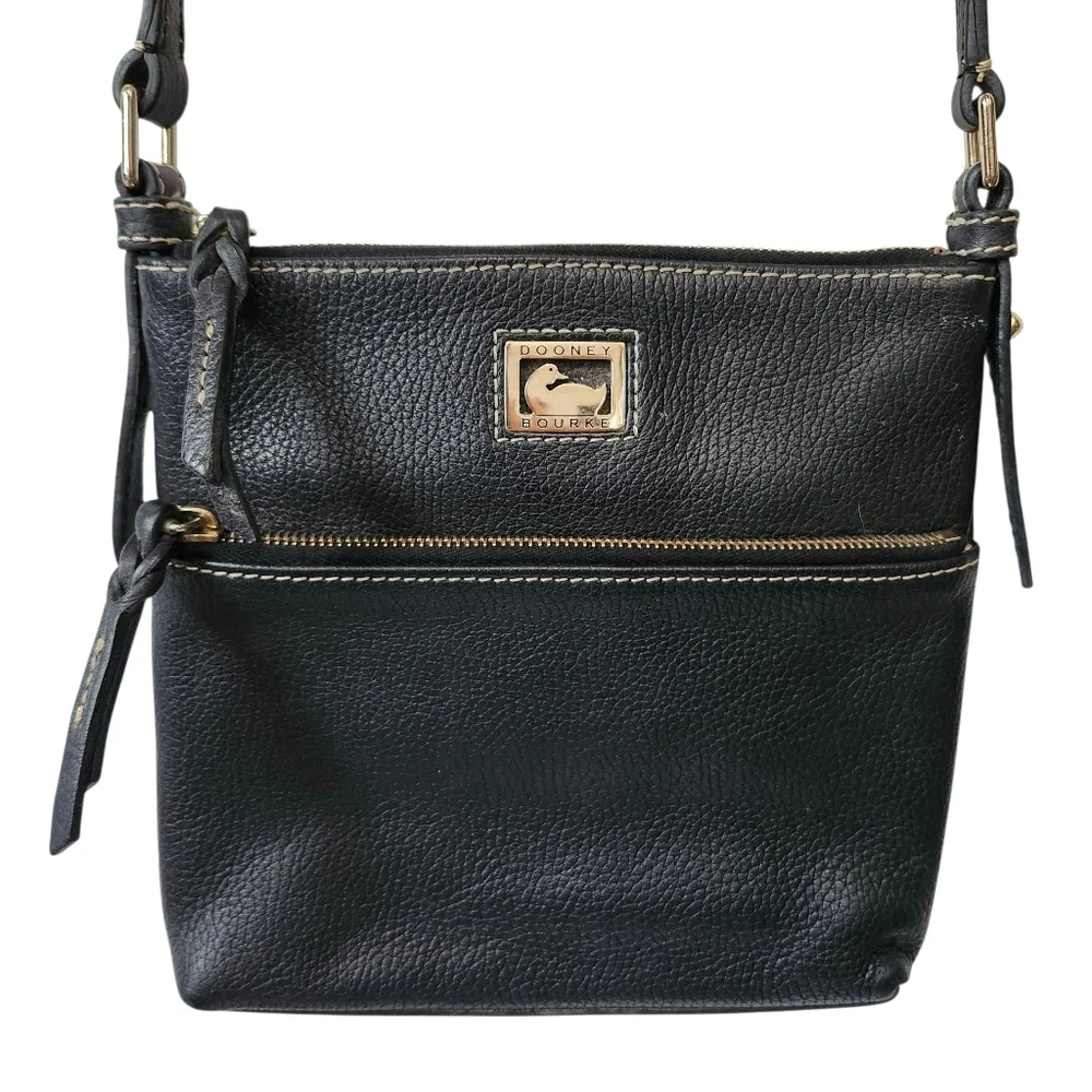 Dooney & Bourke Pebble Grain Black Crossbody Bag Leather Purse Zip‎ Pocket